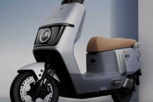 爱玛推出一款电动车仰望，支持10A快充，可城可野的全能王电动车